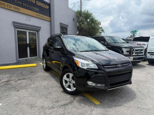 White Platinum Metallic Tri-Coat 2016 Ford Escape SE