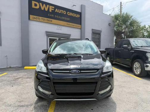 White Platinum Metallic Tri-Coat 2016 Ford Escape SE