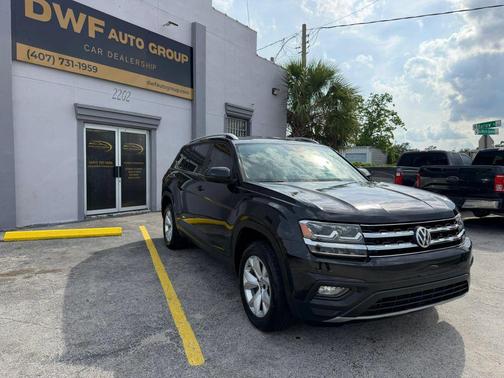 Deep Black Pearl 2018 Volkswagen Atlas 3.6L SE