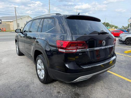 Deep Black Pearl 2018 Volkswagen Atlas 3.6L SE