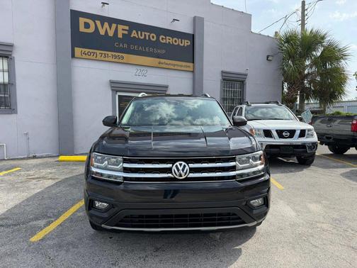 Deep Black Pearl 2018 Volkswagen Atlas 3.6L SE
