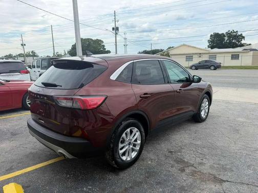 Bronze Fire Metallic 2021 Ford Escape SE
