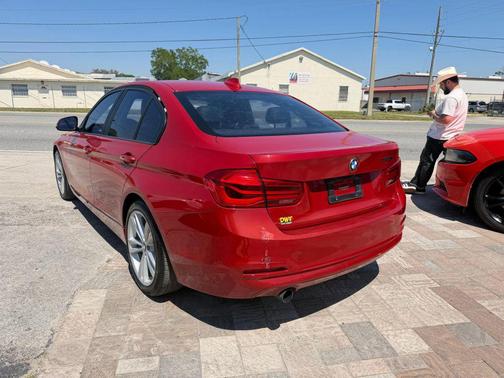 Melbourne Red Metallic 2016 BMW 320 i