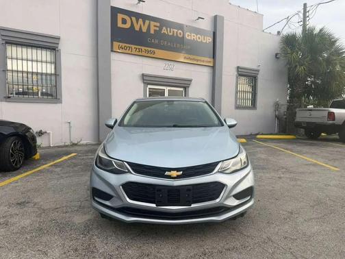Silver 2017 Chevrolet Cruze LT