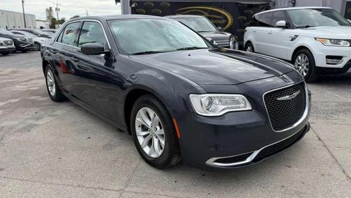2016 Chrysler 300 Limited
