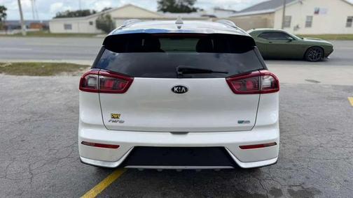 Snow White Pearl 2018 Kia Niro LX
