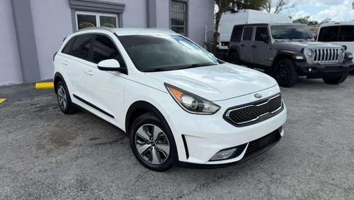Snow White Pearl 2018 Kia Niro LX