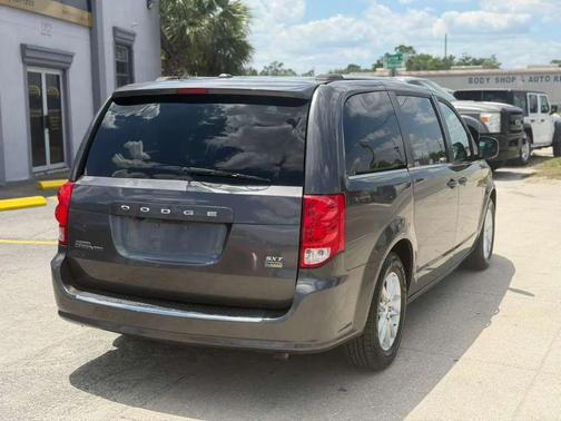 Granite Pearlcoat 2018 Dodge Grand Caravan SXT