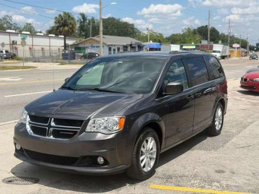 Granite Pearlcoat 2018 Dodge Grand Caravan SXT