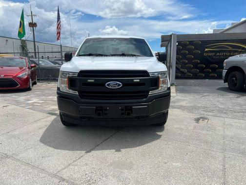 Oxford White 2019 Ford F-150 XLT