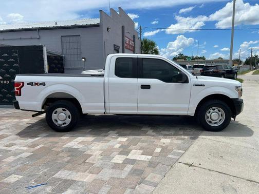 Oxford White 2019 Ford F-150 XLT