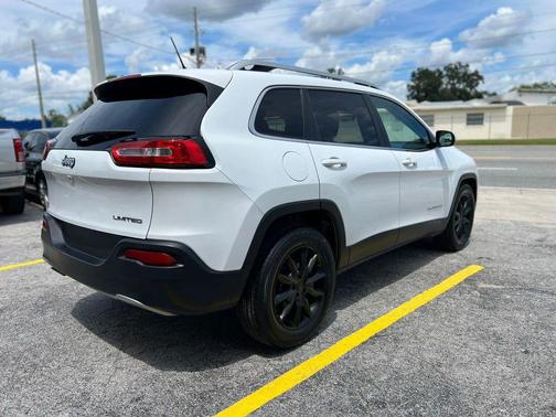 2014 Jeep Cherokee Sport