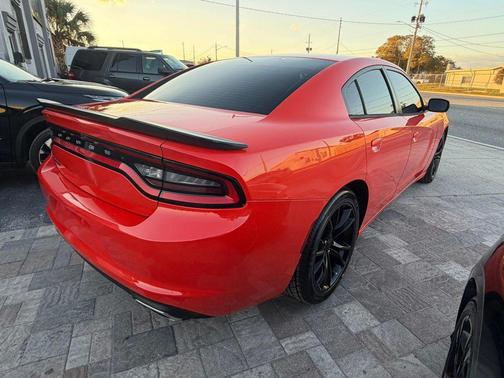 2016 Dodge Charger SE