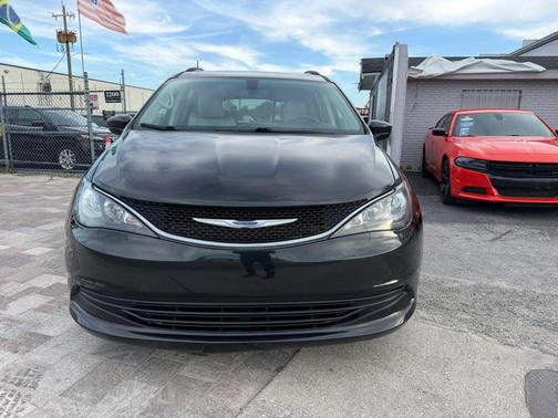 2020 Chrysler Voyager LXI