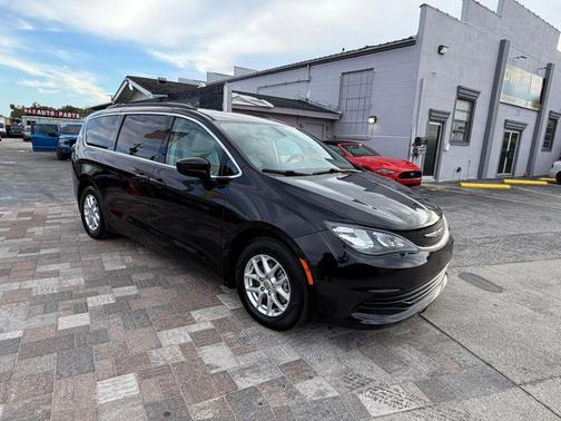 2020 Chrysler Voyager LXI