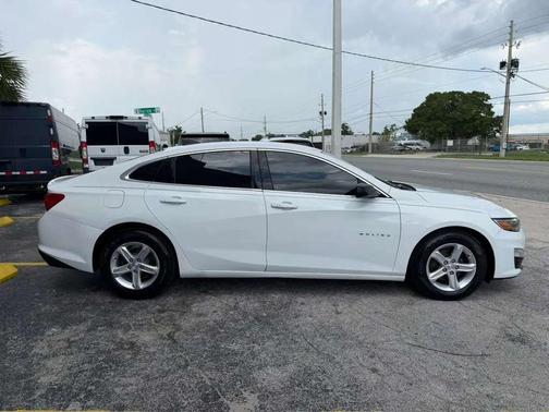 Summit White 2020 Chevrolet Malibu 1LS