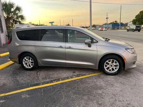 2017 Chrysler Pacifica Touring