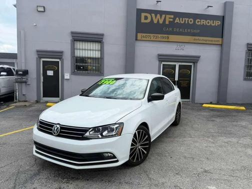 White 2016 Volkswagen Jetta 1.8T Sport