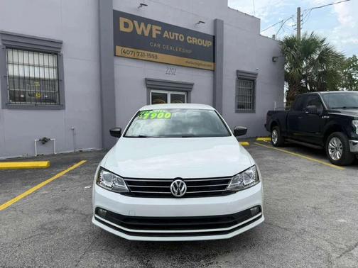 White 2016 Volkswagen Jetta 1.8T Sport