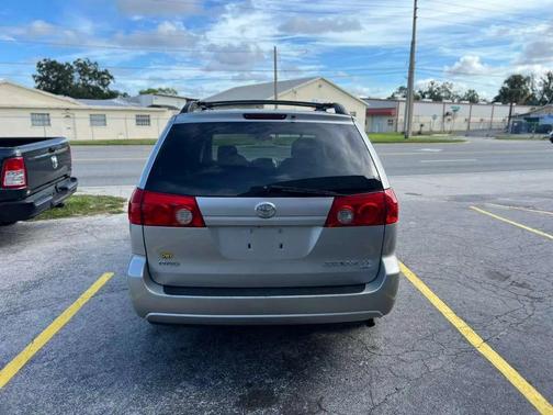 2007 Toyota Sienna LE