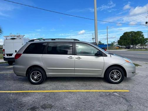 2007 Toyota Sienna LE