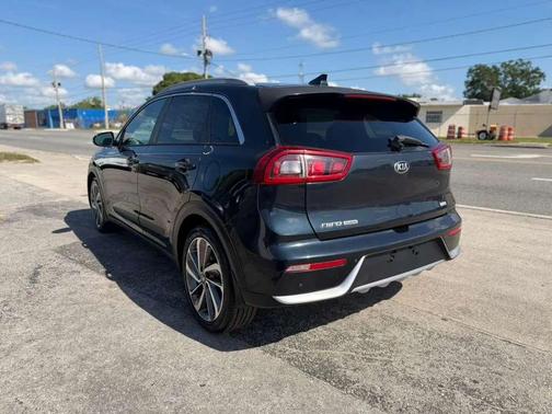Deep Cerulean 2017 Kia Niro Touring