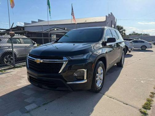 Mosaic Black Metallic 2023 Chevrolet Traverse LS