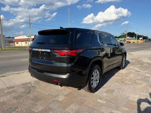 Mosaic Black Metallic 2023 Chevrolet Traverse LS