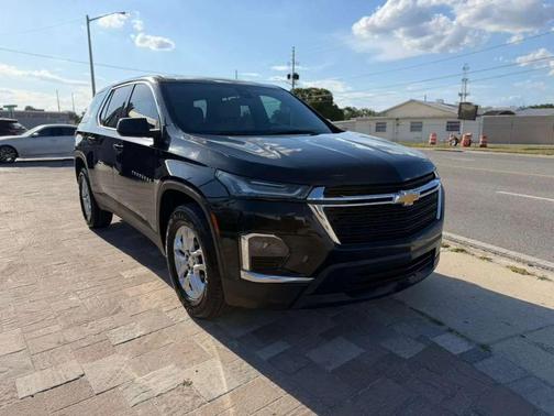 Mosaic Black Metallic 2023 Chevrolet Traverse LS