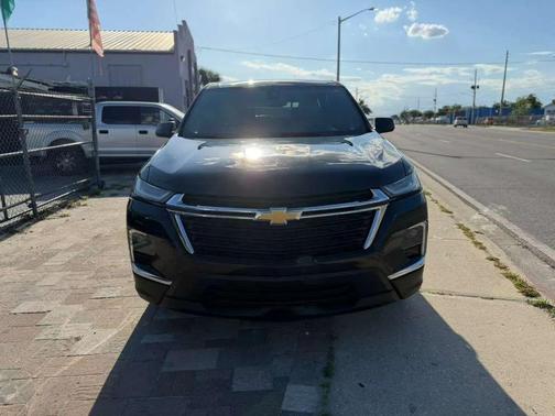 Mosaic Black Metallic 2023 Chevrolet Traverse LS