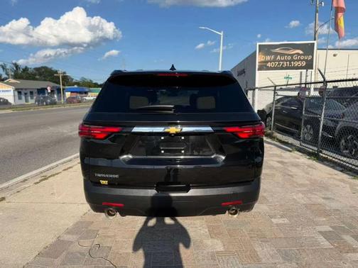 Mosaic Black Metallic 2023 Chevrolet Traverse LS