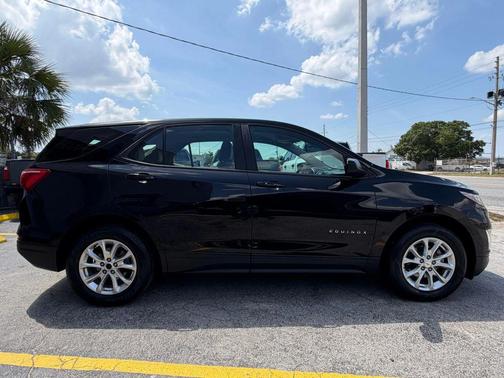 Mosaic Black Metallic 2020 Chevrolet Equinox LS
