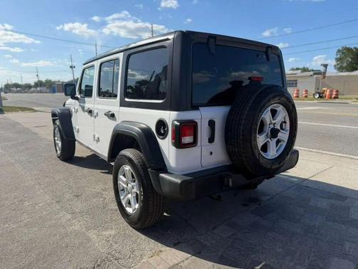 Bright White Clearcoat 2018 Jeep Wrangler Unlimited Sport