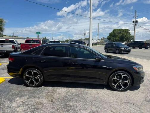 Deep Black Pearl 2020 Volkswagen Passat 2.0T R-Line