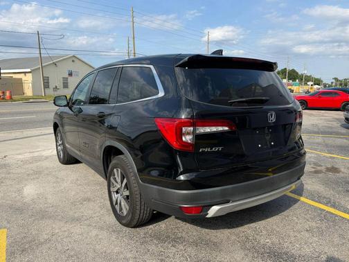 Crystal Black Pearl 2019 Honda Pilot EX