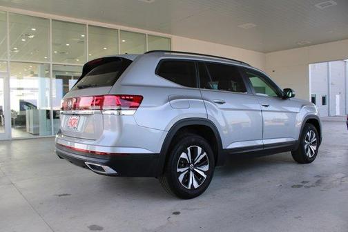 2025 Volkswagen Atlas 2.0T SE
