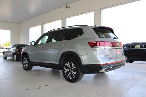 2025 Volkswagen Atlas 2.0T SE