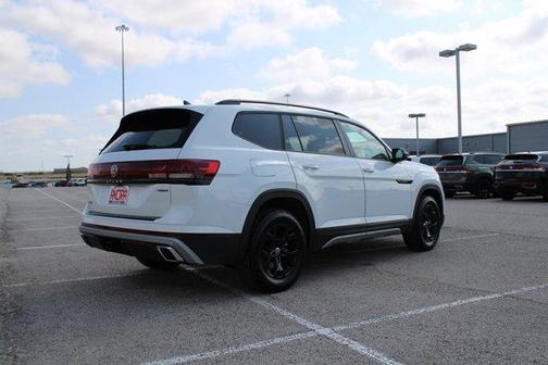 2025 Volkswagen Atlas 2.0T Peak Edition