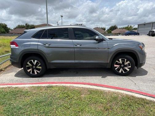 2022 Volkswagen Atlas Cross Sport 2.0T SE