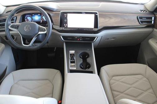 2025 Volkswagen Atlas 2.0T SE