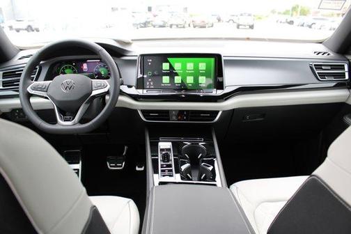 2025 Volkswagen Atlas Cross Sport 2.0T SEL Premium R-Line