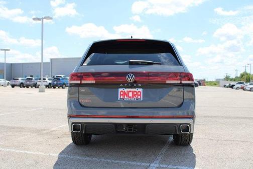 2025 Volkswagen Atlas 2.0T Peak Edition