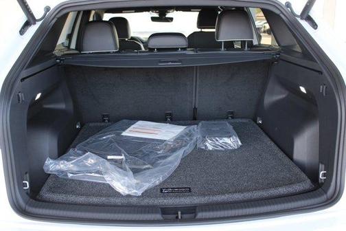 2025 Volkswagen Atlas Cross Sport 2.0T SEL Premium R-Line