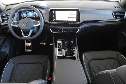 2025 Volkswagen Atlas Cross Sport 2.0T SEL Premium R-Line