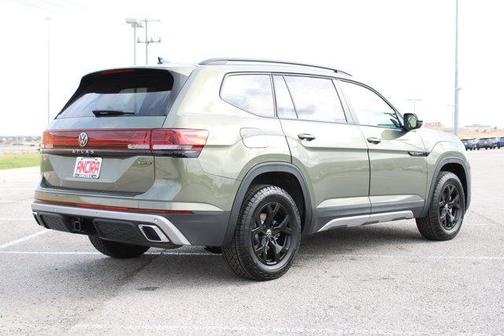 2025 Volkswagen Atlas 2.0T Peak Edition