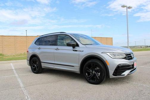 2024 Volkswagen Tiguan 2.0T SE R-Line Black