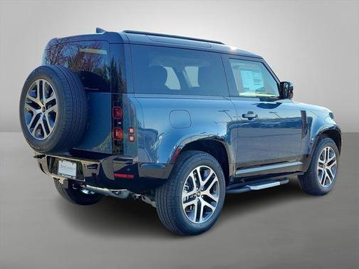 2024 Land Rover Defender 90 P400 X-Dynamic SE