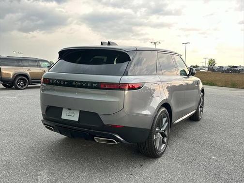2025 Land Rover Range Rover Sport SE