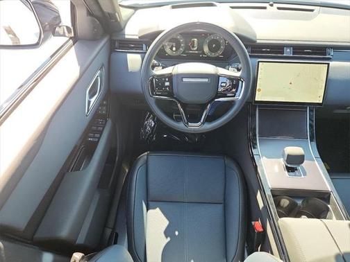 2026 Land Rover Range Rover Velar P250 SE R-Dynamic