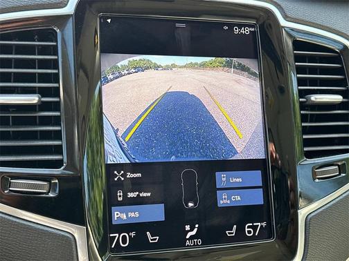 2022 Volvo XC90 T6 Momentum